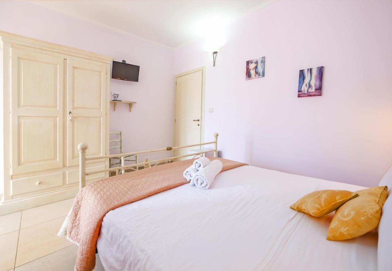 Adua Art Bed & Breakfast Castrignano del Capo Bagian luar foto