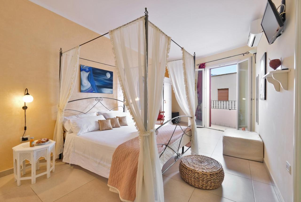 Adua Art Bed & Breakfast Castrignano del Capo Bagian luar foto