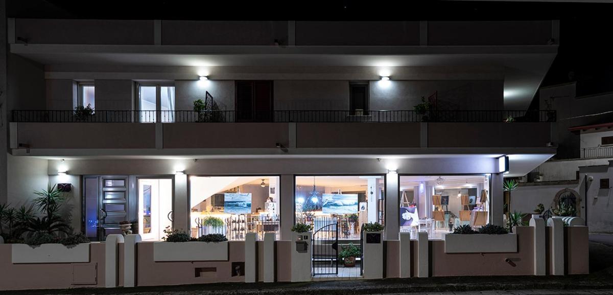 Adua Art Bed & Breakfast Castrignano del Capo Bagian luar foto