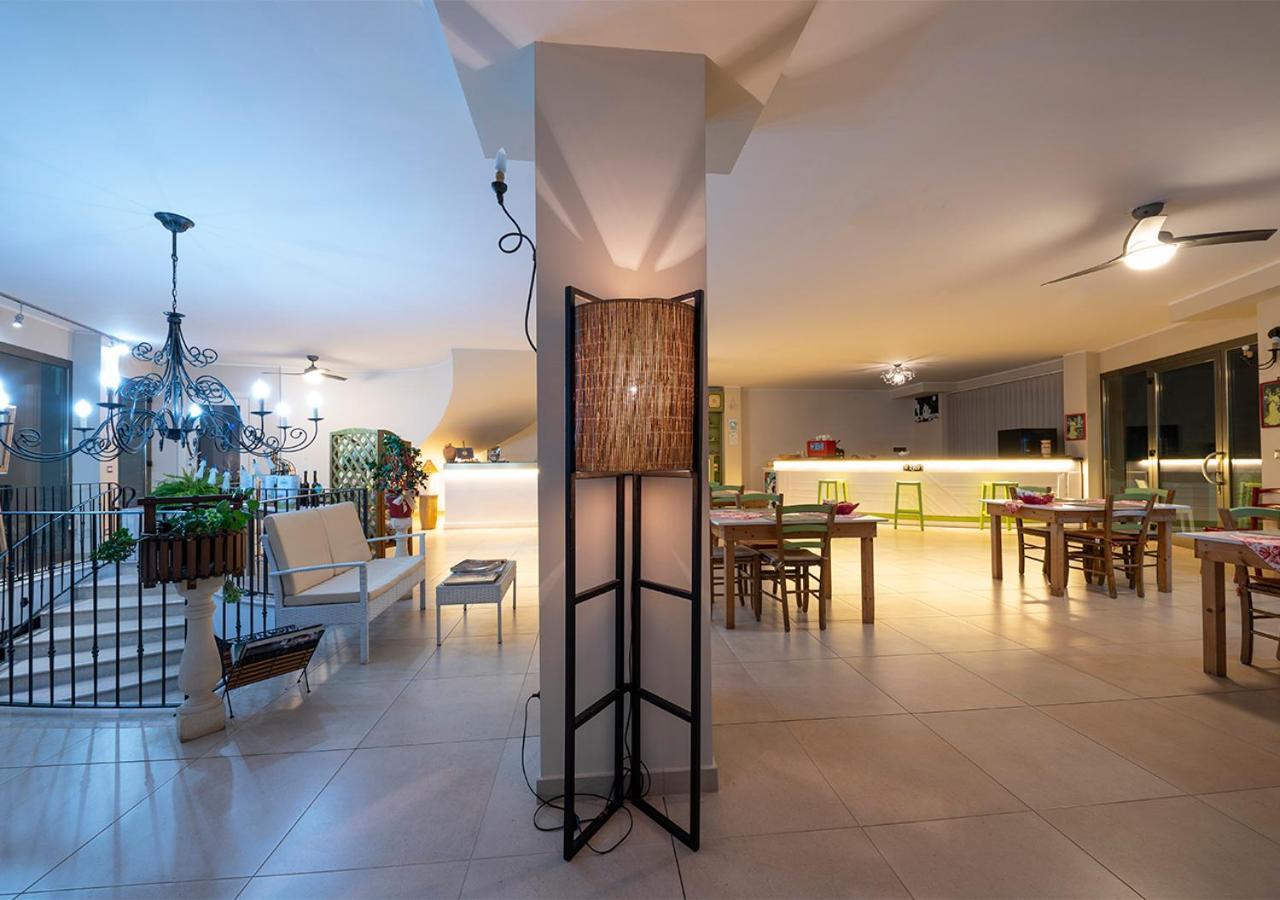 Adua Art Bed & Breakfast Castrignano del Capo Bagian luar foto